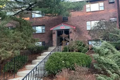 24 Spencer Rd #14N