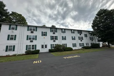 7 Bayberry Road #L