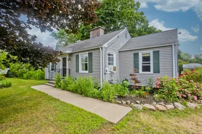 35 Pinehurst St 1