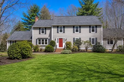 28 Stetson Dr 1