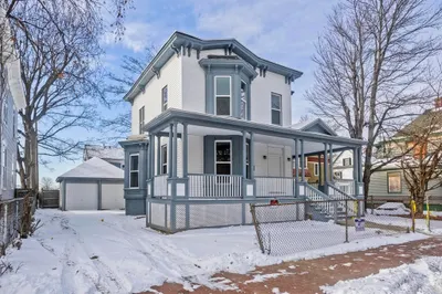 64 Thompson St