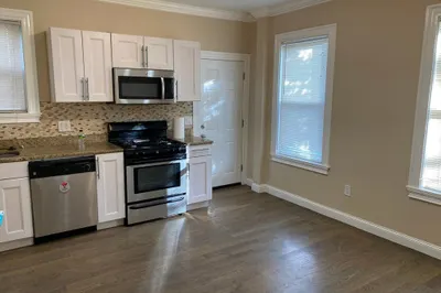8 Buckley Ave #1