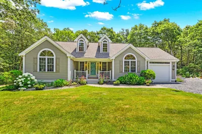 425 Currier Rd 1