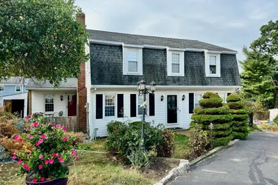 8 Cherry Ln