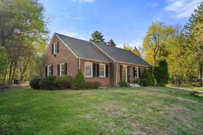 89 Lewis Ave 1
