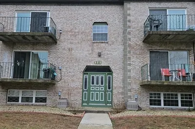 111 Oak Ln #9
