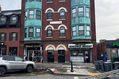 25-31 Maverick Sq #5