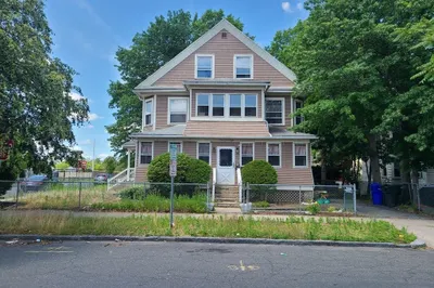 208 Westford Ave