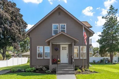 28 Rollinson Rd