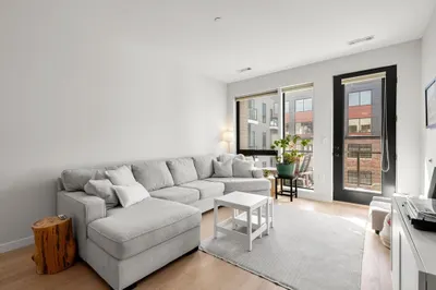 45 W 3rd St #406