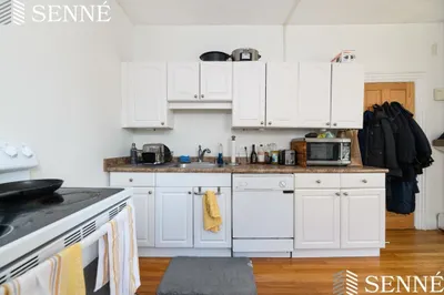 402 Putnam Ave #1