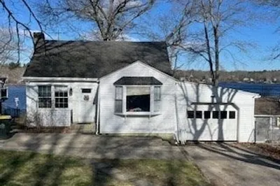 49 Lakeshore Dr 1