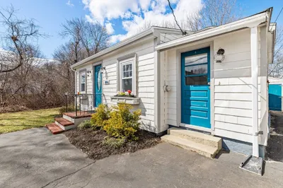 27a Longwood Ave 1