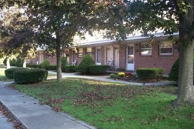 10 Alexander Ave #10