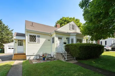 255 Bellevue St 1