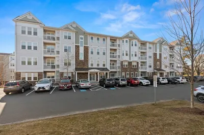 62 Abigail Way #4002