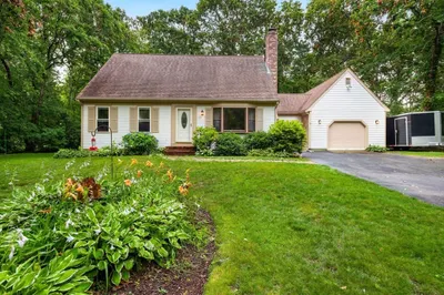 10 Little Acorn Ln 1