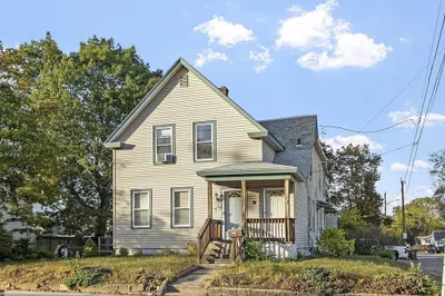 284 Mechanic St 1