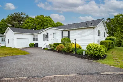 14 Headlands Dr 1