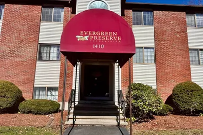 1410 Skyline Dr #9