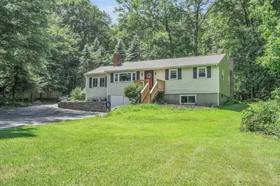 77 Chase Rd