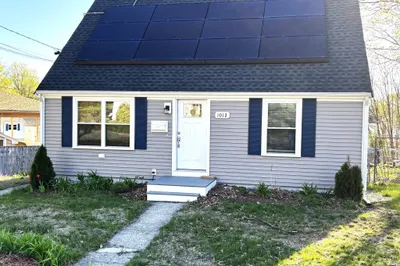 1012 Main St 1