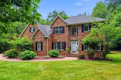 8 Wintergreen Cir 1