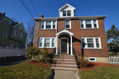 472 Pleasant St