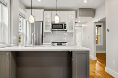 23 Howard Street #3