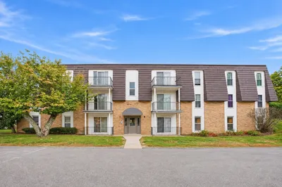 2 Shadowbrook Ln #51 1