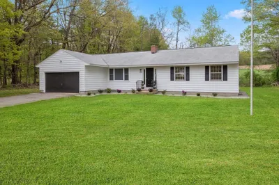 225 Hubbardston Rd 1