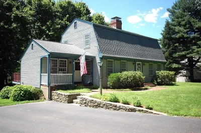 89 Medway St