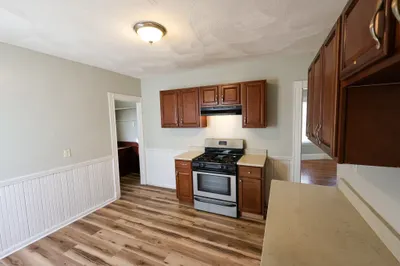 42 Colonial Avenue #3 1