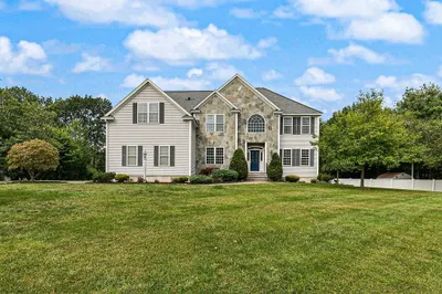 4 Surrey Lane 1