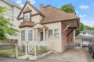 21 Woodbine St