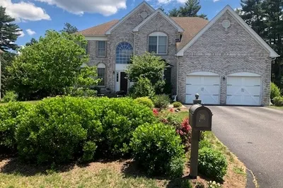79 Endean Dr 1