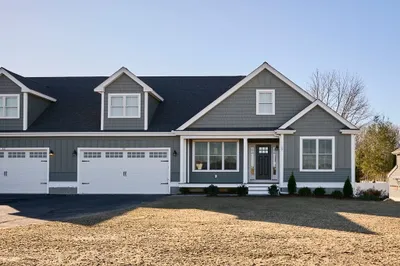 31 Metacomet Road ##31 1