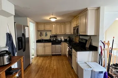 89 Spring St #2