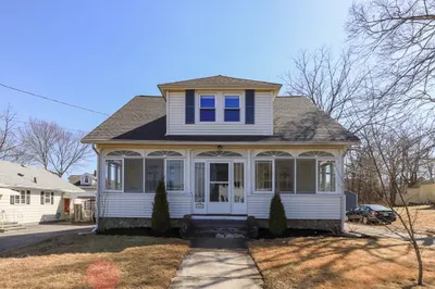 327 Chestnut St 1