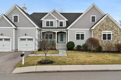 23 Carlson Way