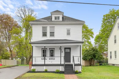 222 Menlo St 1