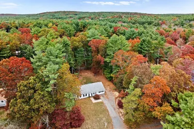 79 Flaggler Dr