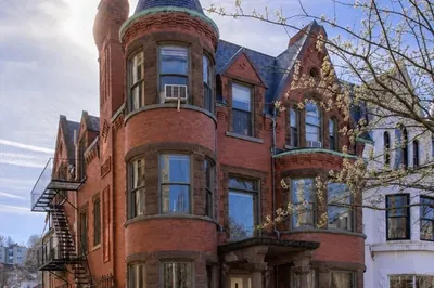1575 Beacon St #3R 1