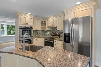 19 Tucker Ave 1