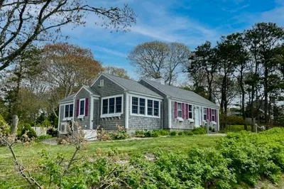 28 Pond St 1