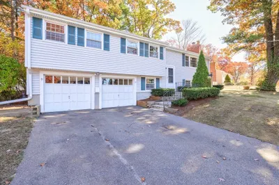 9 Laurel Dr