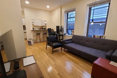 16 Foster Street #8