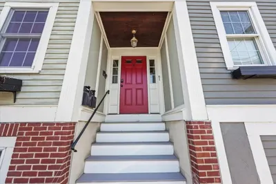 51 Russell St #1