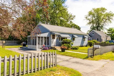 4 Boisvert Rd