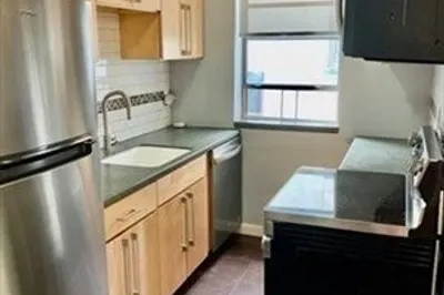 313 Summit Ave #6